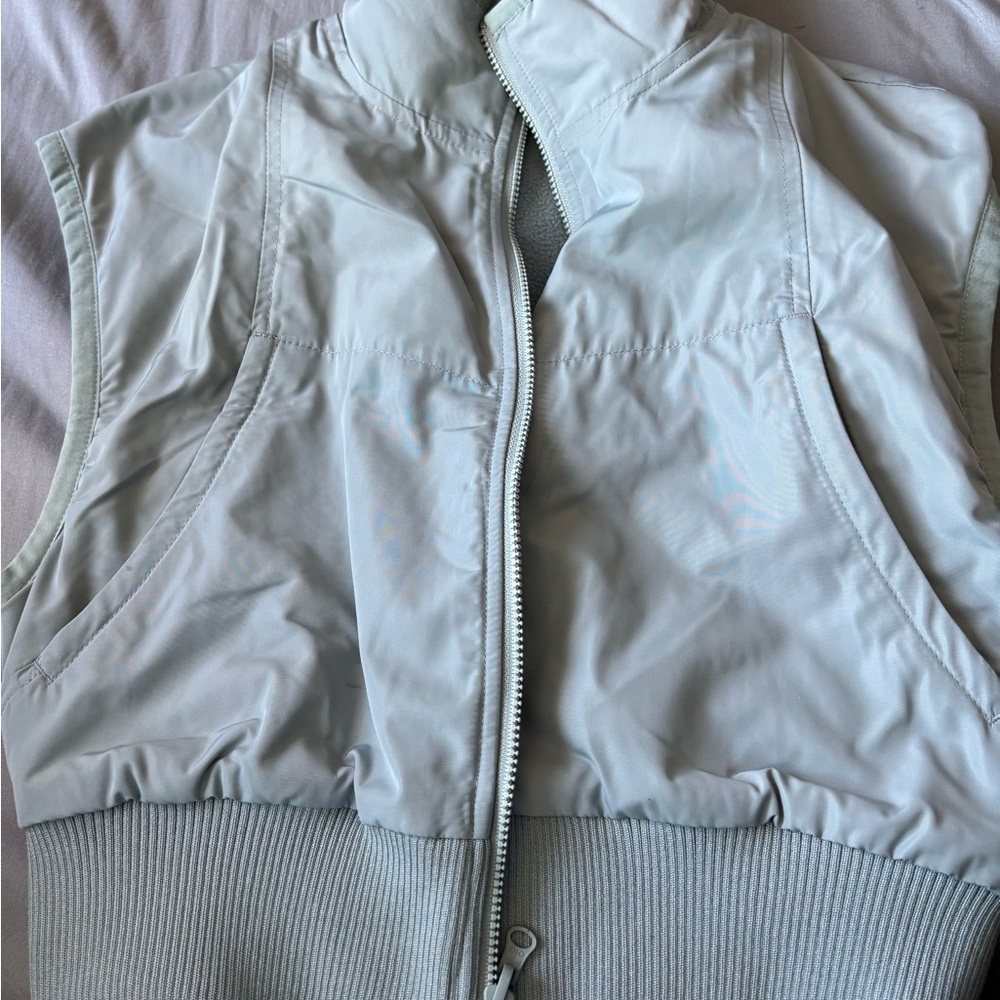 Women's Light Gray Sleeveless Jacket